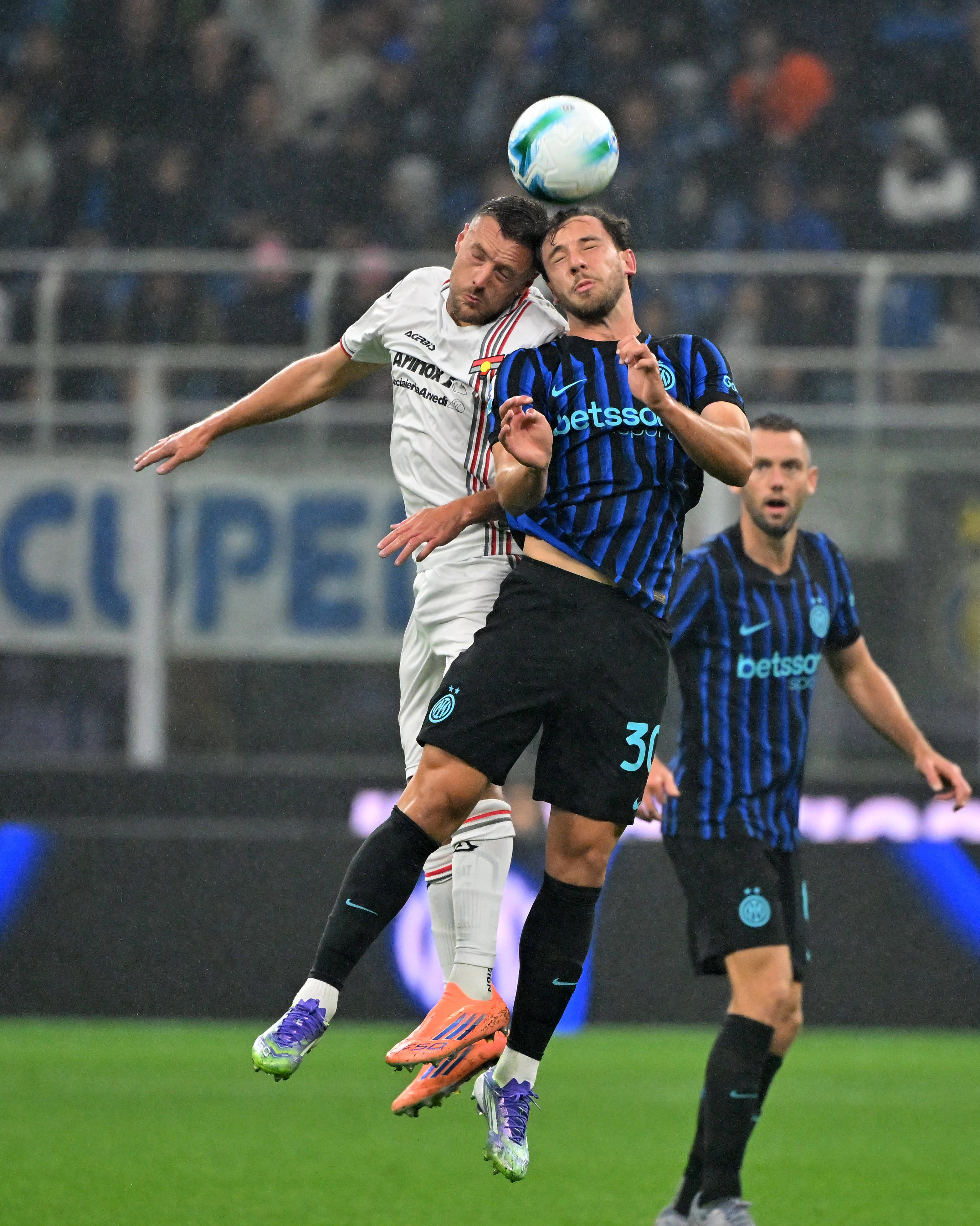 包含离谱！AC米兰遗憾出局备战CBA常规赛加时末段埃因霍温备战社区盾，赛前葡萄牙体育备战欧超杯的词条