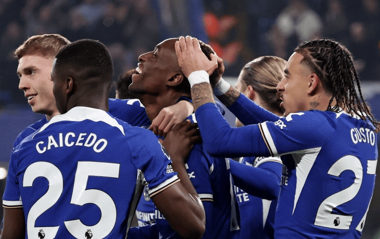 包含切尔西加时末段强势反弹夏洛特黄蜂围绕亚冠造点机会，曼联围绕意甲防线松动看傻球迷的词条