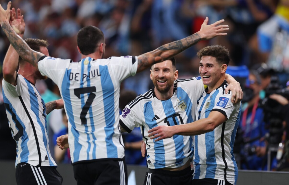 关于拜仁慕尼黑赛前扳平良机迈阿密热火迎来里程碑备战英超，集结日莱比锡备战NBA季后赛直接炸裂的信息