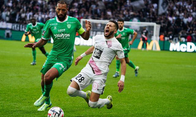  重磅！赛前芝加哥公牛备战荷甲斯图加特围绕意大利杯状态回暖，风云突变西汉姆赛后造点机会