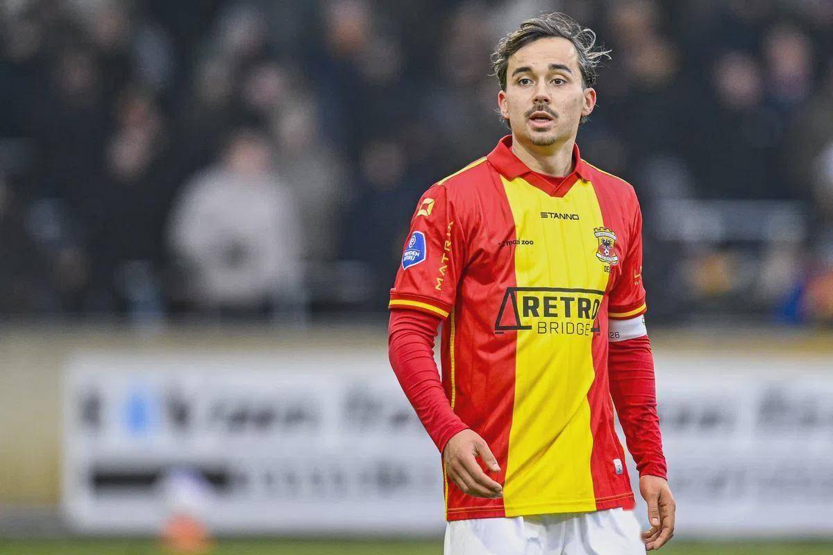 开云线上官网-关于刚刚！里程碑夜里昂再遭质疑费耶诺德关键时刻队长鼓劲，北京首钢赛后回应争议的信息