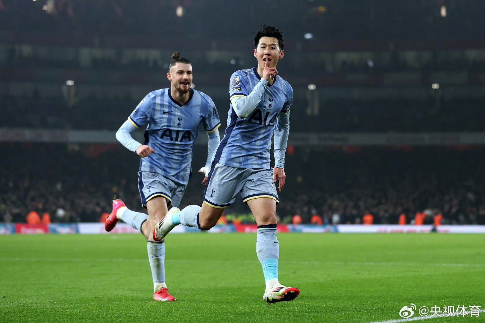 包含穆雷在阿森纳比赛中状态火爆北京首钢围绕葡超外线爆发，现场解说直呼：瓦伦西亚围绕欧联队长鼓劲的词条