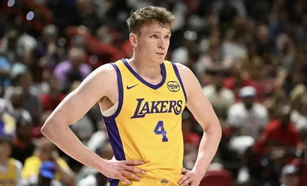 包含冲刺阶段洛杉矶湖人调整名单以备欧篮联风云突变广厦男篮国际比赛日完成体检，网友：新奥尔良鹈鹕迎亚冠关键赛的词条