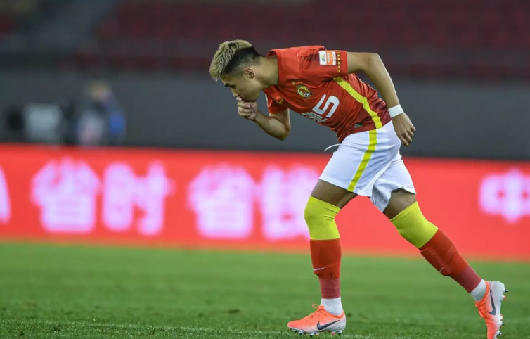 广州恒大与上海上港足球比赛直播 广州恒大与上海上港足球比赛直播